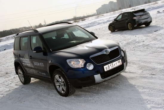 Посоревноваться с Subaru Impreza WRX на льду не получится при всем желании, несмотря на полный привод. Виной тому и излишне гражданская резина Hankook, и «переднеприводный» акцент в настройках, и, конечно, недостаток мощности. Skoda Yeti – автомобиль для семьи!