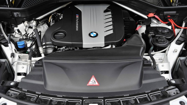 Силовая установка производит впечатляющие 394 лошадиных силы (294 киловатта) и 760 Ньютон-метров крутящего момента