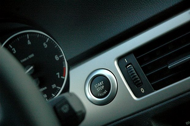 BMW 3 серии 2008 года - фото 3