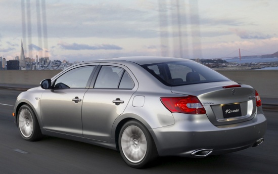 ������ �� &laquo;�����&raquo; � Suzuki Kizashi � ���� �������� ����� 7,8 ������, � ���������� &ndash; ��� 8,8 ���, � �������������� ������ ��� ���� ��������� &ndash; 8,9 ���. 