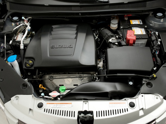 Suzuki Kizashi ������������ � ���� ������� &ndash; �������- � ��������������, ��� ���� ��� �������������� ���� � ������ �� ����������. �� ��������� ���������� ������ � ����������� 178-������� ���������, � ������� ������������� Kizashi �������� &laquo;�����&raquo; �� 7,8 ������.