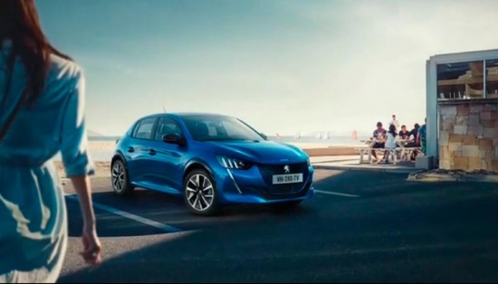 Вид спереди Peugeot 208 2019